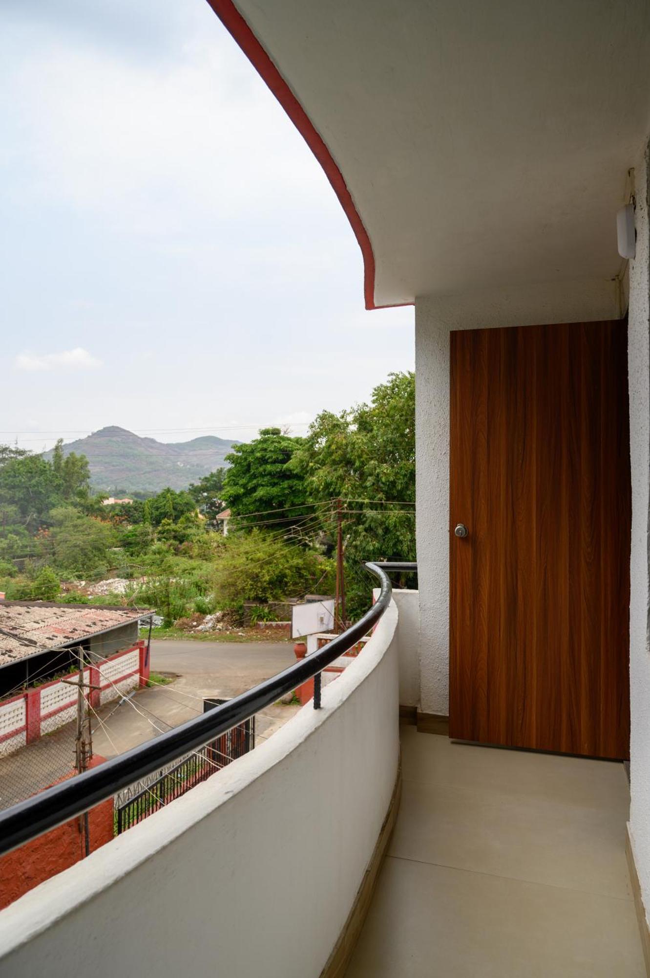 Girivihar Holiday Club - Pure Veg Lonavala Dış mekan fotoğraf