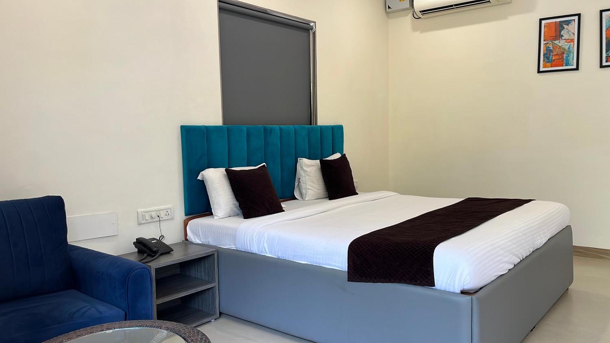 Girivihar Holiday Club - Pure Veg Lonavala Dış mekan fotoğraf